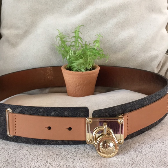 Michael Kors Hamilton Lock Belt - Picture 3 of 6
